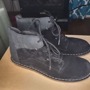 Clark leather and suede boots size 9